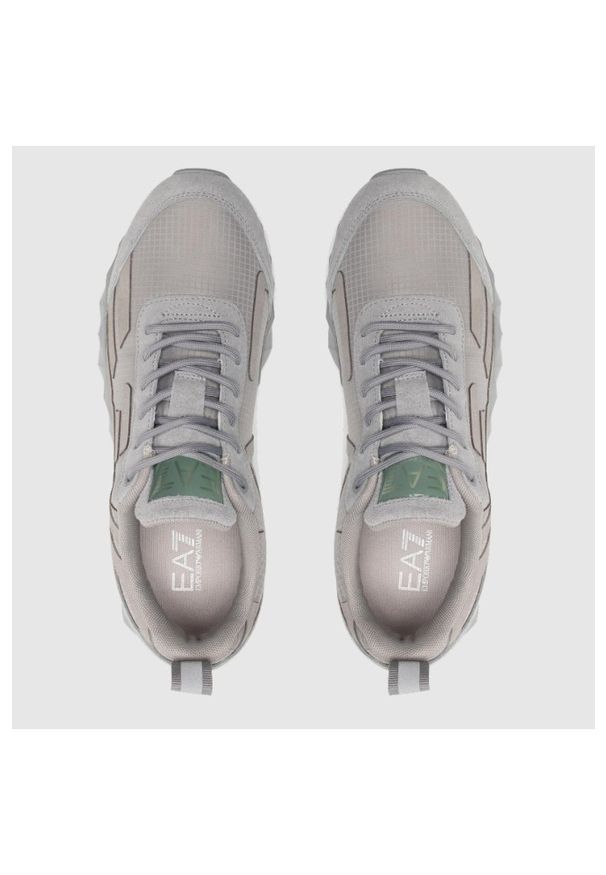 EA7 Emporio Armani - EA7 Szare sneakersy męskie z dużym logo. Kolor: szary. Materiał: zamsz, materiał. Szerokość cholewki: normalna. Wzór: aplikacja