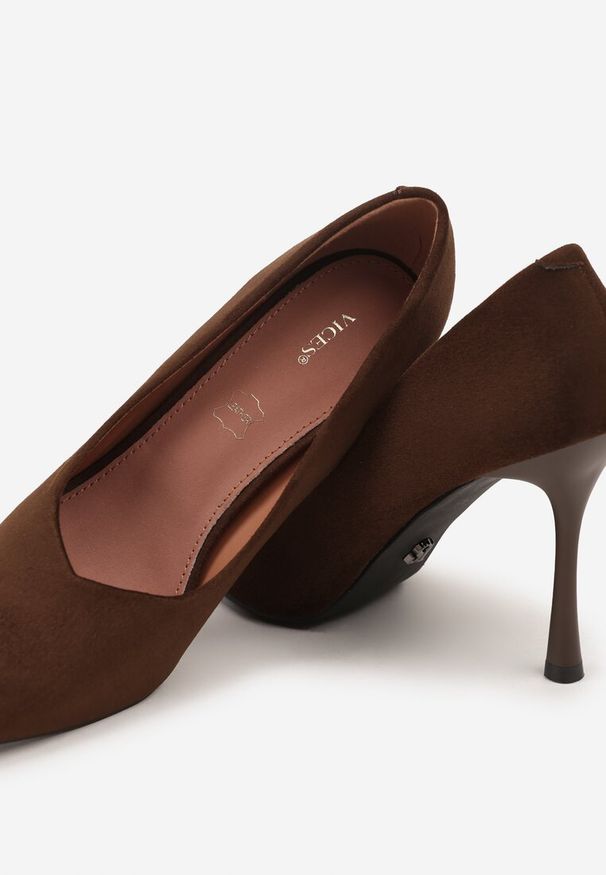 Born2be - Brązowe Szpilki Vices w Klasycznym Stylu ze Skórzaną Wkładką Alandde. Okazja: na spotkanie biznesowe, na ślub cywilny, do pracy, na wesele. Kolor: brązowy. Materiał: skóra. Obcas: na szpilce. Styl: klasyczny. Wysokość obcasa: średni