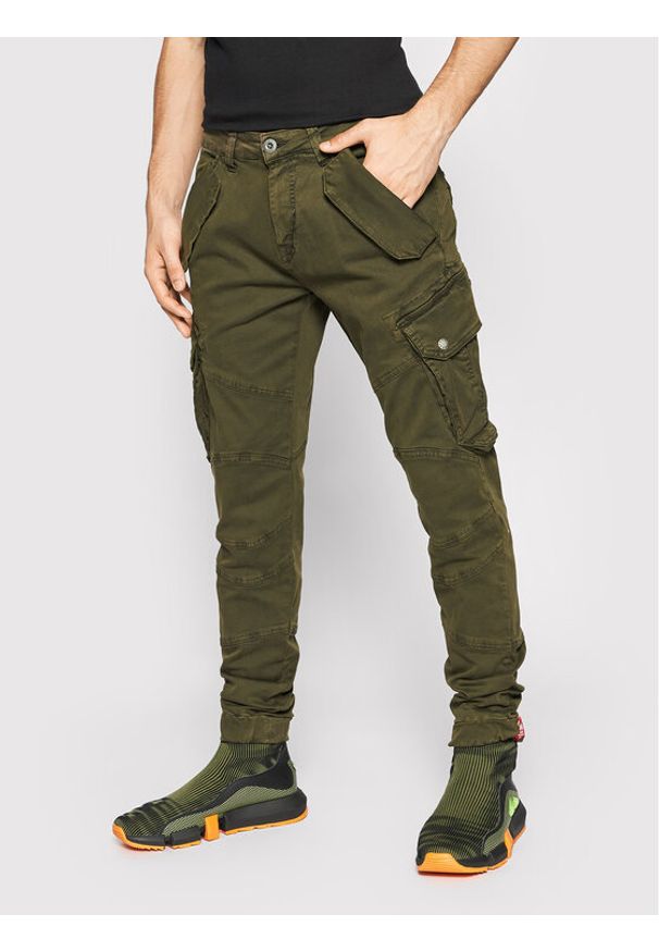 Alpha Industries Spodnie materiałowe Combat 126215 Zielony Slim Fit. Kolor: zielony. Materiał: bawełna