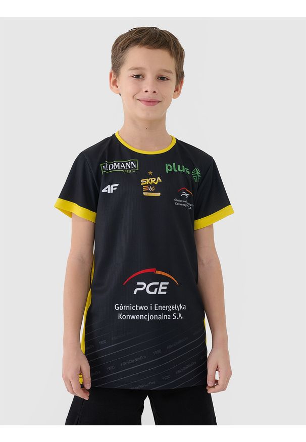 4f - 4F Koszulka meczowa replika wyjazdowa z sezonu 2024/25 dziecięca 4F x PGE GiEK Skra Bełchatów - multikolor 134/140 (8-10 lat). Kolor: wielokolorowy. Materiał: dzianina, włókno, materiał, syntetyk. Wzór: gładki, ze splotem. Sezon: lato. Styl: klasyczny, sportowy