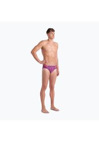 Arena - Slipy pływackie męskie arena Printed Swim Briefs. Kolor: różowy