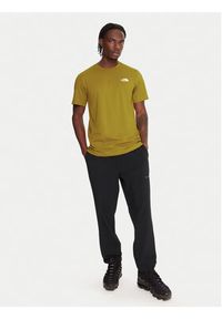 The North Face T-Shirt Simple Dome NF0A87NG Żółty Regular Fit. Kolor: żółty. Materiał: bawełna