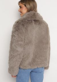 Born2be - Ciemnoszara Kurtka Futro z Wsuwanymi Kieszeniami Liriena. Okazja: na spacer, na co dzień. Kolor: szary. Materiał: futro. Styl: klasyczny, casual, elegancki #3