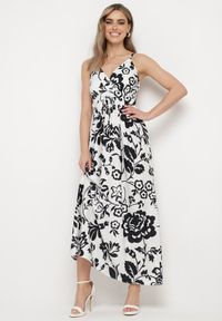Born2be - Czarno-Biała Sukienka na Regulowanych Ramiączkach z Gumkami na Plecach Ściągana Troczkiem Harnela. Okazja: na co dzień. Kolor: czarny. Długość rękawa: na ramiączkach. Typ sukienki: proste. Styl: elegancki, casual, klasyczny #1