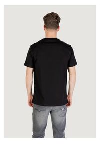 Armani Exchange T-Shirt XM001425 AF10361 UC001 Czarny Regular Fit. Kolor: czarny. Materiał: bawełna