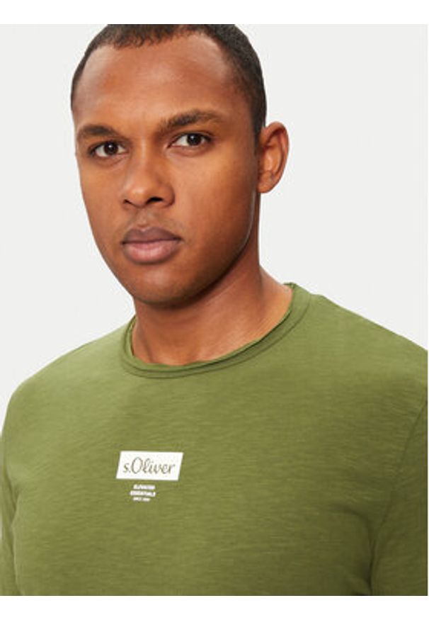 s.Oliver Longsleeve 2150055 Zielony Regular Fit. Kolor: zielony. Materiał: bawełna. Długość rękawa: długi rękaw