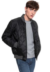 Wrangler - KURTKA WRANGLER BOMBER JACKET BLACK W4A6Y8100. Kolor: czarny