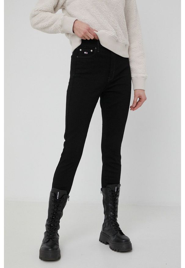 Tommy Jeans jeansy MELANY CE678 DW0DW12020.PPYY damskie high waist. Stan: podwyższony. Kolor: czarny