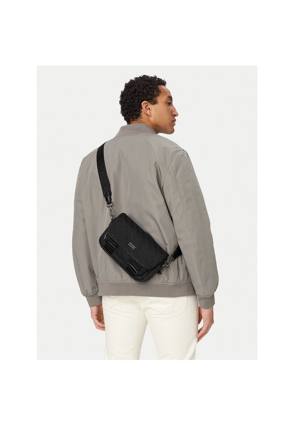 Saszetka Guess. Kolor: czarny