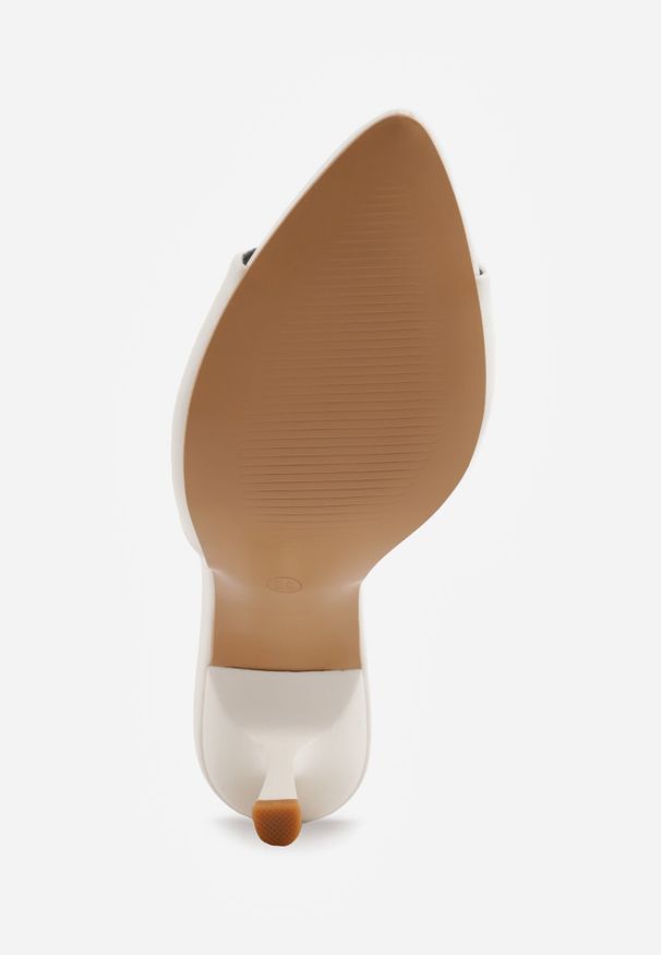 Born2be - Białe Klapki na Szpilce z Otwartym Noskiem w Szpic Sewnessa. Okazja: na spotkanie biznesowe, do pracy. Nosek buta: otwarty. Kolor: biały. Materiał: jeans, koronka. Obcas: na szpilce. Styl: biznesowy, elegancki