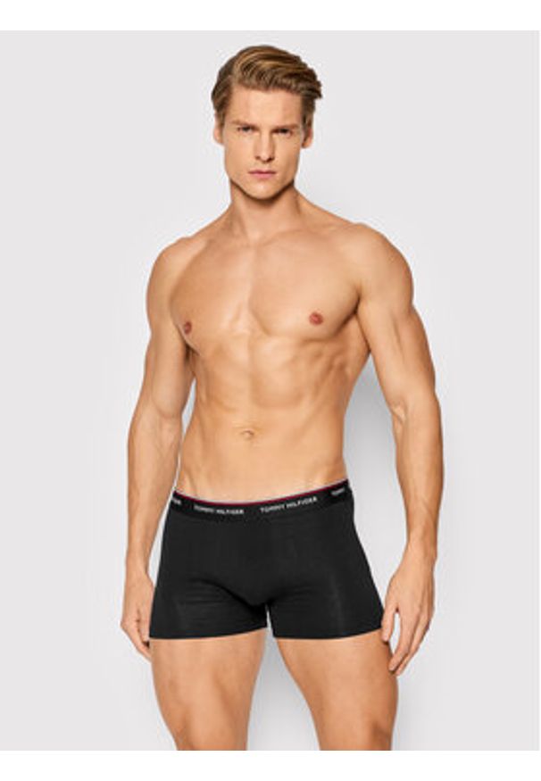 TOMMY HILFIGER - Tommy Hilfiger Komplet 3 par bokserek 3P Trunk 1U87903842 Kolorowy. Materiał: bawełna. Wzór: kolorowy