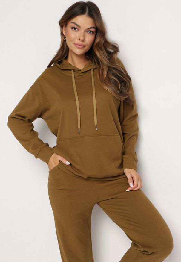 Born2be - Brązowy 2-częściowy Komplet Dresowy z Bluzą i Spodniami Ciprana. Kolor: brązowy. Materiał: dresówka