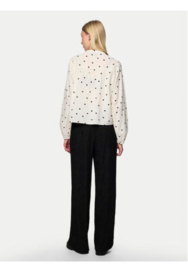 Pieces Bluzka 17151639 Écru Regular Fit. Materiał: bawełna