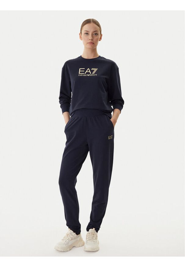 EA7 Emporio Armani Dres 7W000115 AF13135 MB235 Granatowy Regular Fit. Kolor: niebieski. Materiał: bawełna