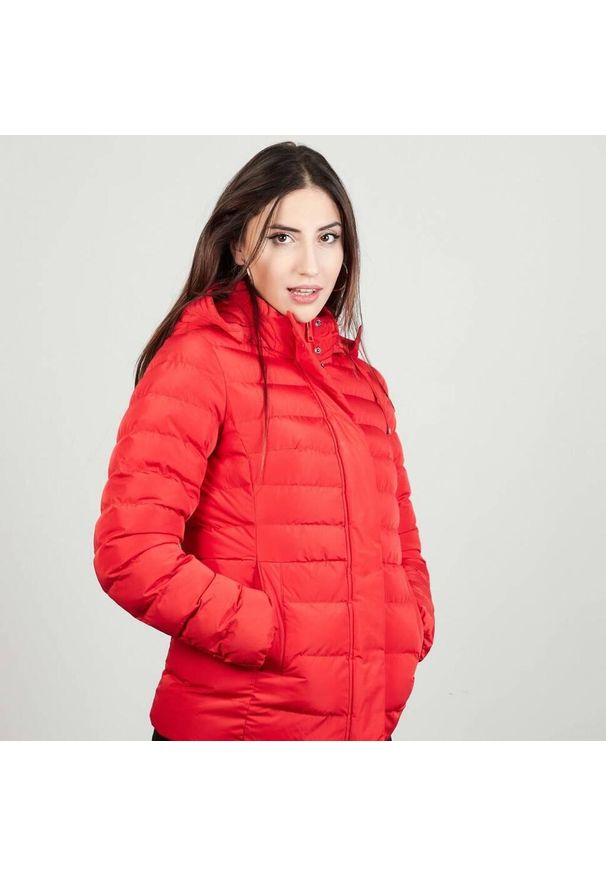 Geox - Kurtka GEOX W ANEKO MID JKT Czerwony. Kolor: czerwony. Materiał: tkanina