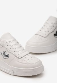 Renee - Białe Sznurowane Sneakersy na Grubej Podeszwie z Brokatowym Zdobieniem Anaieli. Kolor: biały. Szerokość cholewki: normalna. Wzór: aplikacja #2