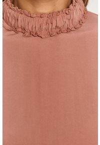 JDY - Jacqueline de Yong - Sukienka. Kolor: różowy. Materiał: tkanina. Długość rękawa: długi rękaw. Typ sukienki: rozkloszowane