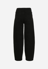 Born2be - Czarne Jeansy o Kroju Slouchy z Regularnym Stanem Fesinasa. Okazja: na co dzień. Kolor: czarny. Wzór: ze splotem. Styl: klasyczny, casual