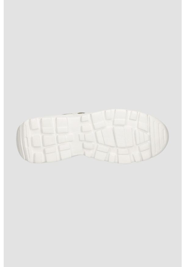 Just Cavalli - JUST CAVALLI Białe sneakersy ze złotym logo Fondo Casper. Kolor: czarny