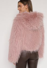 Born2be - Różowa Kurtka Futerko na Suwak z Kapturem Zetale. Okazja: na spacer. Typ kołnierza: kaptur. Kolor: różowy. Materiał: futro. Wzór: gładki #7