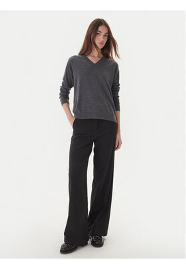 Weekend Max Mara Sweter Fiocchi 2525366042 Szary Regular Fit. Kolor: szary. Materiał: wełna