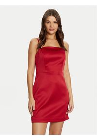Guess Sukienka koktajlowa W5RK42 WH0M2 Czerwony Slim Fit. Kolor: czerwony. Materiał: satyna, syntetyk. Styl: wizytowy