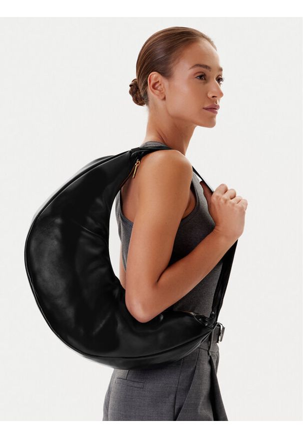 Calvin Klein Torebka Pinched Soft Crescent Lg LV04F3009G Czarny. Kolor: czarny. Materiał: skórzane