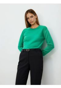 Reserved - Spodnie cygaretki z paskiem - czarny. Kolor: czarny. Materiał: tkanina, bawełna