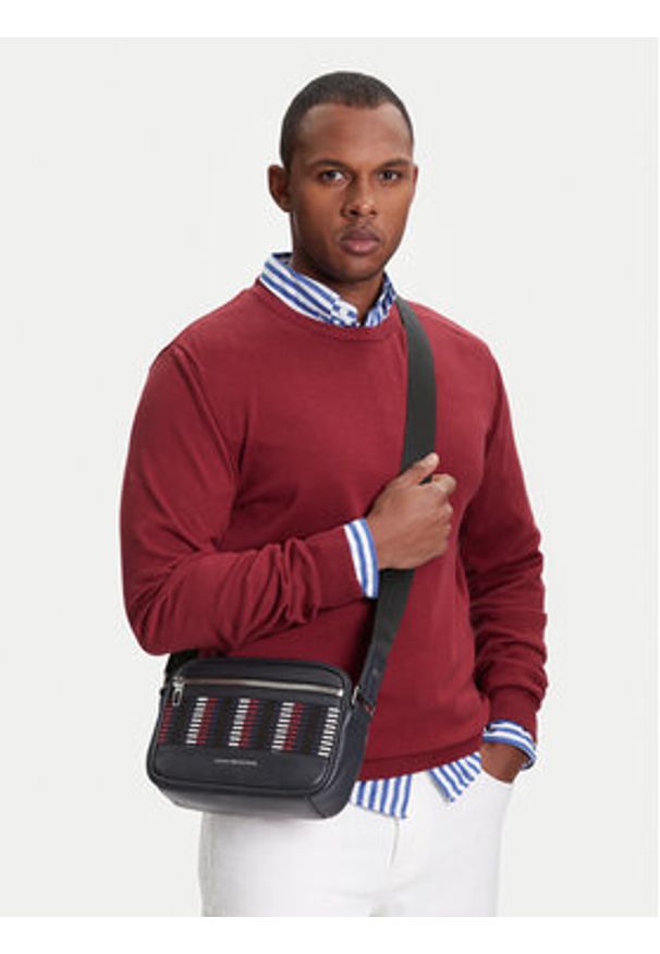 TOMMY HILFIGER - Tommy Hilfiger Saszetka Th Corp Leather Camera AM0AM12722 Granatowy. Kolor: niebieski. Materiał: skóra