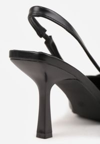 Born2be - Czarne Sandały na Szpilce Vices z Ozdobnym Paskiem i Klamrą Kollarea. Okazja: na co dzień. Nosek buta: szpiczasty. Zapięcie: klamry. Kolor: czarny. Materiał: jeans. Obcas: na szpilce. Styl: casual, elegancki. Wysokość obcasa: średni #2