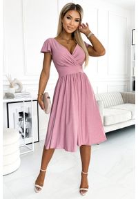 Numoco - Różowa Rozkloszowana Sukienka Lekko Elastyczna z Brokatem. Kolor: różowy. Materiał: poliester, elastan #1