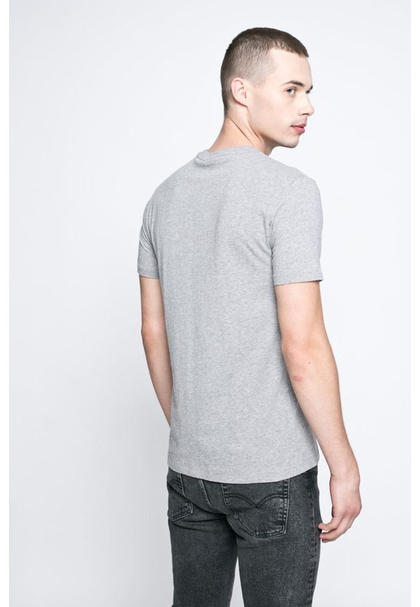 Levi's® - Levi's - T-shirt. Okazja: na spotkanie biznesowe, na co dzień. Kolor: szary. Materiał: dzianina. Wzór: nadruk, melanż. Styl: casual, biznesowy