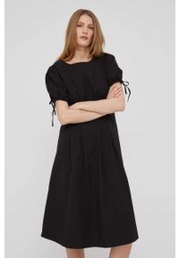 Answear Lab sukienka bawełniana kolor czarny mini rozkloszowana. Kolor: czarny. Materiał: bawełna. Długość rękawa: krótki rękaw. Wzór: gładki. Typ sukienki: rozkloszowane. Styl: wakacyjny. Długość: mini #2