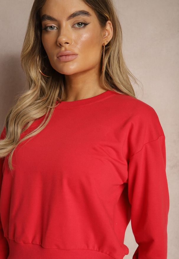 Renee - Czerwona Bluza z Bawełną ze Ściągaczami przy Rękawach i w Pasie Alberia. Kolor: czerwony. Materiał: bawełna. Długość rękawa: długi rękaw. Długość: długie