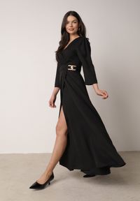 Born2be - Czarna Kopertowa Sukienka Wieczorowa z Metaliczną Aplikacją w Talii Henalana. Okazja: na imprezę. Typ kołnierza: dekolt w serek. Kolor: czarny. Wzór: aplikacja. Typ sukienki: kopertowe. Styl: wizytowy #8