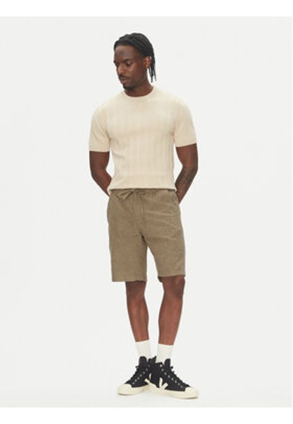 Lindbergh Szorty materiałowe 30-508003 Beżowy Relaxed Fit. Kolor: beżowy. Materiał: bawełna, len