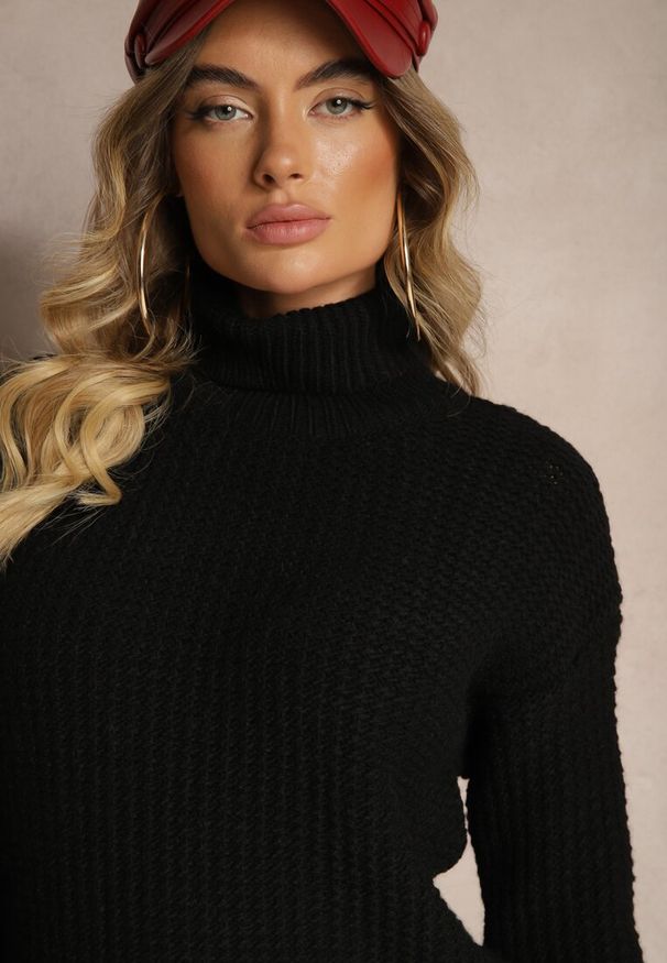 Renee - Czarny Casualowy Golf Ertinna. Okazja: na co dzień. Typ kołnierza: golf. Kolor: czarny. Wzór: aplikacja. Styl: casual