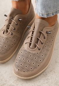 Born2be - Beżowe Skórzane Tenisówki z Ażurową Cholewką Nesseli. Okazja: na co dzień, do pracy, na spacer. Kolor: beżowy. Materiał: skóra. Szerokość cholewki: normalna. Wzór: ażurowy. Styl: boho, casual #4