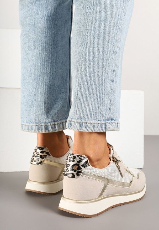 Born2be - Beżowe Sneakersy z Metalicznymi Wstawkami i Ozdobnym Suwakiem Alanatia. Okazja: na co dzień. Kolor: beżowy. Materiał: jeans