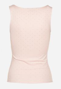 Born2be - Różowy Dopasowany Top z Wiskozą o Kwadratowym Dekolcie Zdobiony Cyrkoniami Zindrina. Okazja: na co dzień. Typ kołnierza: dekolt kwadratowy. Kolor: różowy. Materiał: wiskoza. Wzór: aplikacja. Styl: casual, elegancki #3