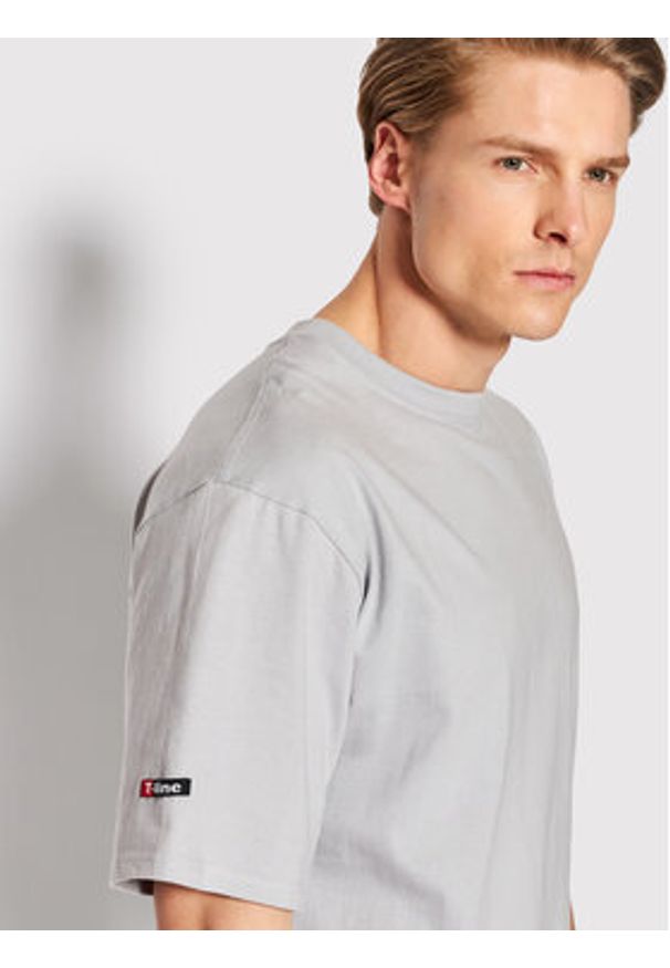 Henderson T-Shirt T-Line 19407 Szary Regular Fit. Kolor: szary. Materiał: bawełna