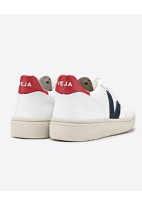 Veja - VEJA - Białe sneakersy z logo V-10. Okazja: na co dzień. Kolor: biały. Materiał: jeans, materiał. Wzór: aplikacja #7