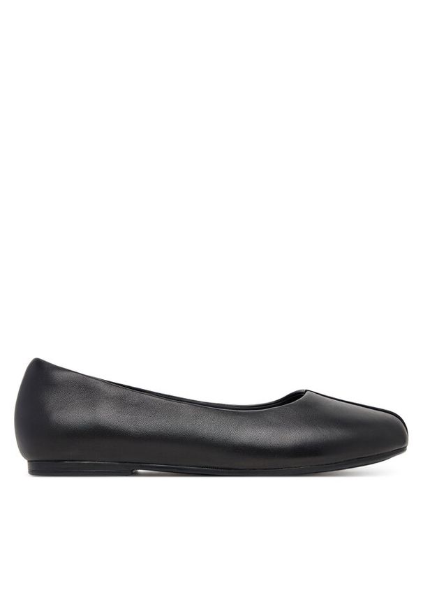 Baleriny Clarks. Kolor: czarny