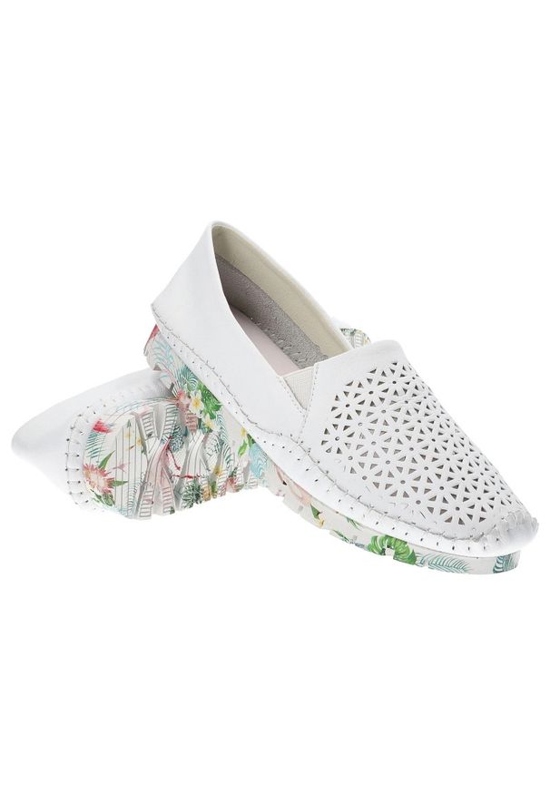 Białe Półbuty Artiker Wygodne Ażurowe Obuwie Damskie. Kolor: biały. Materiał: skóra. Wzór: ażurowy