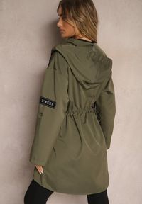 Renee - Ciemnozielona Kurtka Oversize Wiatrówka Ceshela. Kolor: zielony. Długość rękawa: długi rękaw. Długość: długie. Styl: elegancki