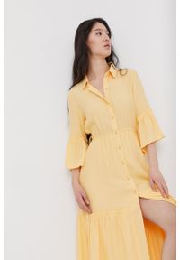 Answear Lab Sukienka kolor żółty maxi rozkloszowana. Kolor: żółty. Materiał: tkanina. Typ sukienki: rozkloszowane. Styl: wakacyjny. Długość: maxi #5