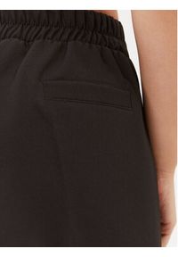 Maryley Spodnie materiałowe 23IB616/41BK Czarny Regular Fit. Kolor: czarny. Materiał: syntetyk, materiał
