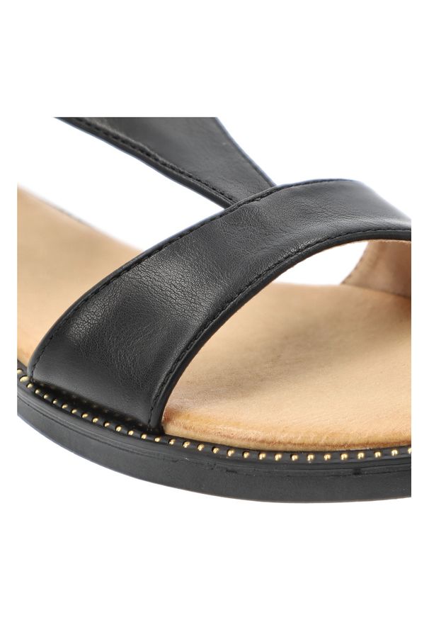 Czarne Sandały Filippo Modne Obuwie Damskie Zapinane Sprzączką. Okazja: na spacer, na co dzień. Zapięcie: sprzączka. Kolor: czarny. Materiał: materiał. Sezon: lato. Obcas: na płaskiej podeszwie. Styl: casual, elegancki