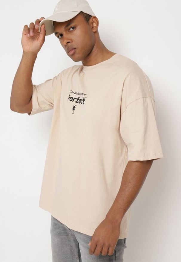 Born2be - Beżowa Bawełniana Koszulka T-shirt z Krótkim Rękawem Ozdobiony Nadrukami Citara. Kolor: beżowy. Materiał: bawełna. Długość rękawa: krótki rękaw. Długość: krótkie. Wzór: aplikacja, nadruk. Styl: klasyczny