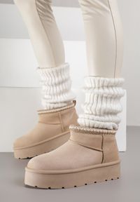 Renee - Ciemnobeżowe Śniegowce na Platformie z Haftem przy Cholewce Sewnera. Okazja: na co dzień, na spacer. Kolor: beżowy. Materiał: dzianina, jeans, puch. Szerokość cholewki: normalna. Wzór: haft. Sezon: zima. Obcas: na platformie. Styl: casual #6
